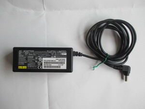 富士通パソコン用　AC ADAPTER 　FMV-AC320A