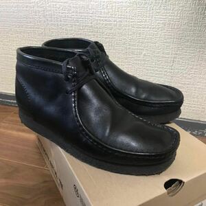 クラークス Wallabee Boot / メンズ ワラビーブーツ （ブラックレザー）uk8