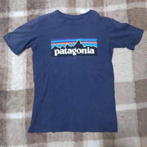 patagonia パタゴニア 子供用半袖Tシャツ。日焼け有ります。