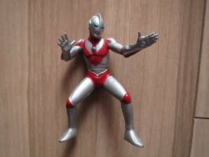 HGウルトラマン1 ウルトラマンパワード 初版 前期 凹凸無し 白成型 フィギュア 穴無し HG