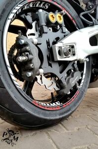 在庫あり PIM INNOVATION CBR1000RR (04-07) トリプルキャリパーブラケット スタント ウィリー エクストリーム ドリフト SC57 手ブレ