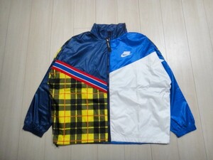 ★新品！ナイキNIKEのジャケット！★マルチ（多色）デザイン★