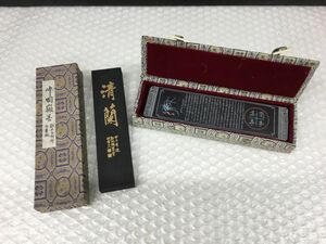 D350-60【保管品 中国墨2本まとめ】古墨 蘭亭序/徽歙四寶堂精製 程君房遺法 清蘭 書画墨 唐墨 墨/箱付き