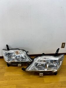 中古日産セレナC26 / NC26/ FC26 純正ヘッドライト　ヘッドランプ　左右セット　確認済み　KOITO 100-23096