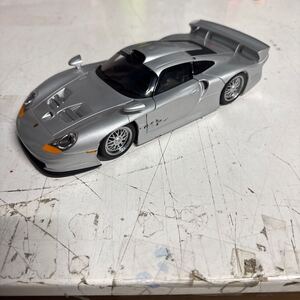 UTZ-220（2）UT models 1/18 ポルシェ 911 GT1 ストリートカー 1997 シルバー ミニカー PORSCHE 現状品　