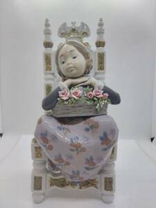 #14372F　LLADRO リヤドロ 「バレンシアの少女(いたずらな少女)」絶版 フィギュリン　高さ27cm　陶器置物　人形