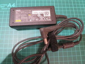 NEC純正　PC-VP-BP７４　ＡＤＰ８８　ACアダプター　１９V　２．１A　②