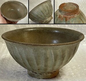 時代物 スンコロク 宋胡禄青磁 茶碗 抹茶碗 しのぎ 縦縞模様 口径 約14cm ■ 茶道 茶道具 陶器 陶磁器 陶芸 ■ 茶道家所蔵品 駒A 松1134