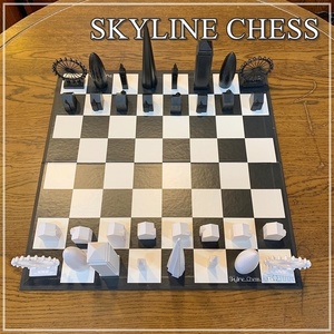 【福岡】スカイラインチェス The London Skyline Chess チェスセット 折りたたみ ロンドン モダン 黒白 英国製 モデルR展示品【RU0604-6】