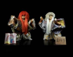日本人形「連獅子」台座付き 五月人形 歌舞伎 舞 端午の節句 お祝い 置物 床の間飾り 工芸品 1990年代 OTK510