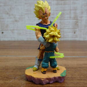 美品◇メガハウス　ドラゴンボールカプセル　帰ってきたブウ編　愛する者のために　魔人　ベジータ　トランクス　A-34