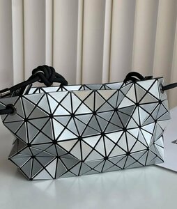 BAOBAO ISSEYMIYAKE バオバオ イッセイ ミヤケ トートバッグ レディース ショッピング 大容量 シルバー