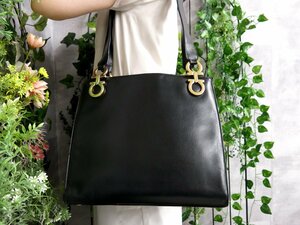 ●超美品●Salvatore Ferragamo フェラガモ●ダブルガンチーニ●カーフ レザー 本革●ショルダー バッグ●黒●G金具●肩掛け●Js46965