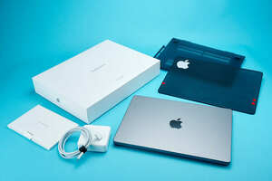 極上品　Apple MacBookPro 2021 14インチ スペースグレイ M1Pro 10コア メモリ16GB SSD1TB