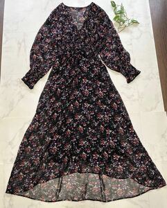 美品　ZARA ザラ　花柄マキシ丈ワンピース　サイズM パフスリーブ　長袖　黒地