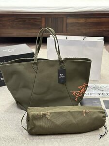 【Arcteryx】CARRIER 45 GEAR TOTE トートバッグ ダークグリーン 鞄 ユニセックス 大容量 バッグ 通勤