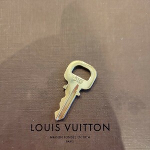 美品 Louis Vuitton パドロック カデナ 南京錠 ルイヴィトン 鍵 ゴールド 　番号　310　送料63円～