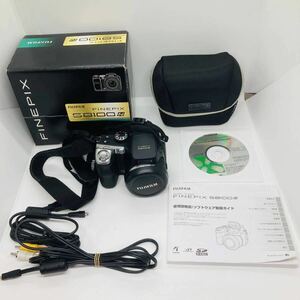 FUJIFILM　フジフィルム　デジタルカメラ　FINEPIX　ファインピクス　S8100fd　