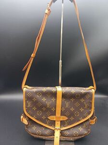 大村　11月　No.49　LOUISVUITTON　LV　ルイ・ヴィトン　ショルダーバッグ　斜めがけ　ソミュール30　モノグラム　長さ調整可　ブラウン