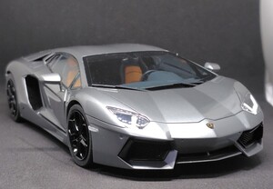 アオシマ 1/24 ランボルギーニ アヴェンタドール LP700-4 完成品