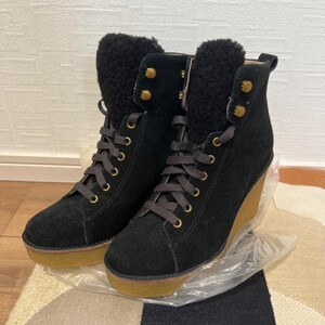 美品・UGG キアナン　ブーディー　ブラック　ショートブーツ　スウェード生地　アグ