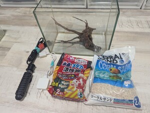 ガラス水槽とヒーターなど