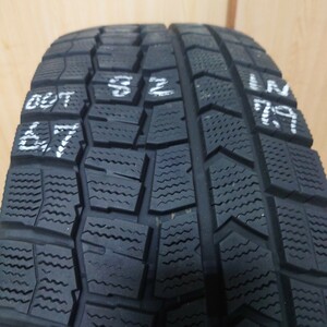 （中古6）ダンロップ WM02 215/60R16 95Q 21年製　IN・OUTあり　DUNLOP　WINTERMAXX02