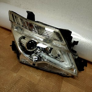 希少 E52 エルグランド 後期 純正 LED ヘッドライト 右 運転席 KOITO 100-23674 PE52 PNE52 TE52 TNE52 中期 棚C877 ①検索) フォグ グリル