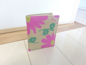 パスケース　（香港雑貨）花柄ピンク　二つ折り　お札も入る