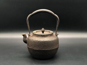 煎茶道具 釜師 鉄瓶 時代物 古作 上田照房 龍文堂造 斑紫銅蓋 1000ml