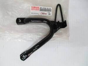 【YAMAHA】【TW200】..●【リアーフートレストブラケット(左)】(26F-27432-00-33)