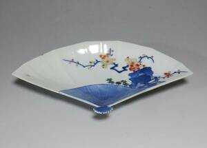 伊万里焼　柿右衛門　染付色絵　扇型　岩梅竹文　皿　和風様式　糸切　延宝年製　1660～1680年代