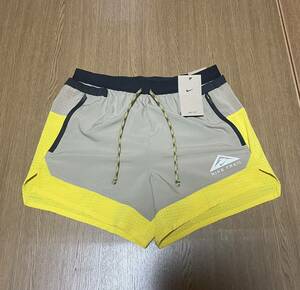 送料込み　Mサイズ 新品 NIKE TRAIL ナイキトレイル ショートパンツ ショーツ ハーフパンツ トレラン ランニング 登山 トレッキング 黄色