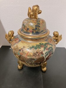 薩摩焼 金襴手大香炉 武者図 御所車図 高35.6cm 幅29.5cm 青粒 京薩摩 九谷焼