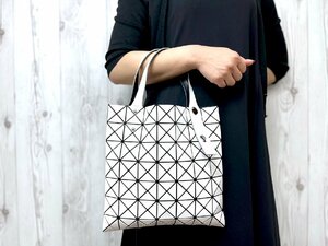 極美品 BAOBAO ISSEY MIYAKE バオバオ イッセイミヤケ トートバッグ ハンドバッグ バッグ PVC 白 72690Y