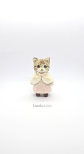 ケープの猫　約7.5cm　ミニチュア 羊毛フェルト ハンドメイド kinako