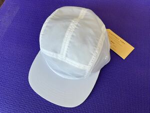 新品未使用　定価¥4,400　メンズ　キャップ　帽子 白　フリーサイズ　送料無料　ジョギング　ウォーキング　テニスなど