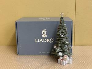 LLADRO/リヤドロ/クリスマスの贈りもの/クリスマスツリー/8220/フィギュリン/陶器/置物/