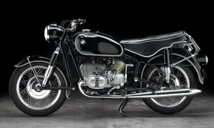 BMW R69S 1960-69年 ハイウェイキング ヴィンテージ バイク 絵画風 壁紙ポスター 603×360mm（はがせるシール式）009S2