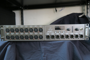 Behringer　S16　AES50ステージボックス　16in　８out