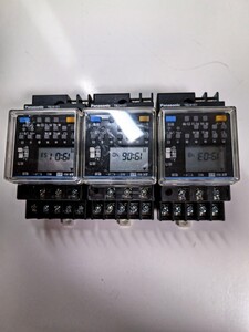 年間式タイムスイッチ　Panasonic　TB24101　　中古現状品　　3本入。