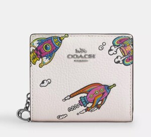 2025ss　COACH Cosmic Coach Snap Wallet With Rocket Print　CW791　　最新本物をお届け！