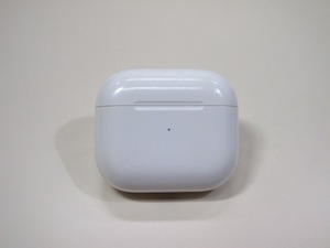 Apple純正 AirPods (第3世代 MagSafe 充電ケース) A2566 MME73J/A エアーポッズ 充電ケースのみの出品です。