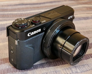 Canon PowerShot G7 X Mark II 　　キャノンコンパクトデジタルカメラ　（中古、元箱あり）