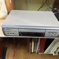 VHS テープデッキ　Mitsubishi HV-G200