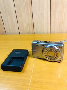 ◯ FUJIFILM FinePix 富士フィルム ファインピクス F100fd シルバー 通電確認済み