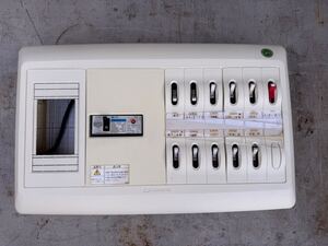 中古　＊ 　　河村電器　　漏電ブレーカ　：　ZSG3P30TL-30　（３0A）:　 ６５