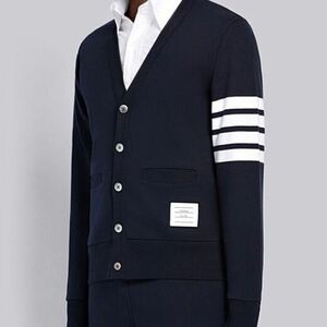 国内正規 THOM BROWNE V NECK CARDIGAN 4ライン スウェット カーディガン MJT167A-00535415 トムブラウン 1 ネイビー