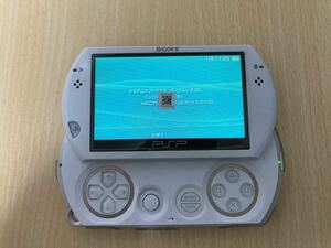 液晶新品　美品　PSPgoホワイト　専用クリアケース付き　SONY ソニー プレイステーションポータブル 