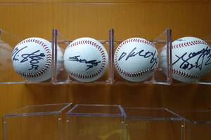 *即決　送料無料*　KBO　韓国プロ野球　WBC 2006と2009　主力メンバー　直筆サインボール4個セット　ケース入り